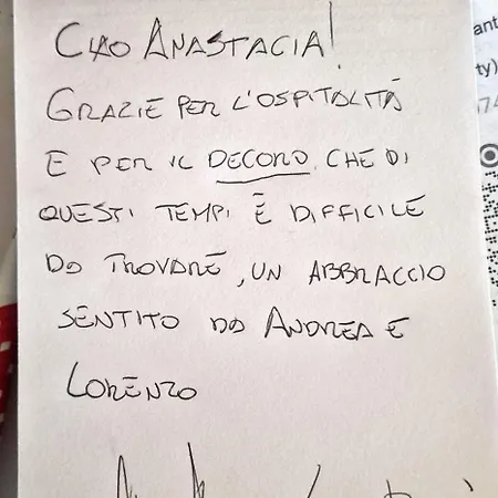 A Dieci Minuti Dal Centro - Accogliente Spazioso ホームステイ